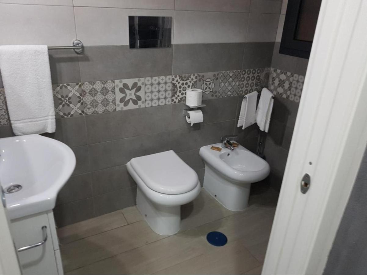Hotel Taromy Napoli Esterno foto